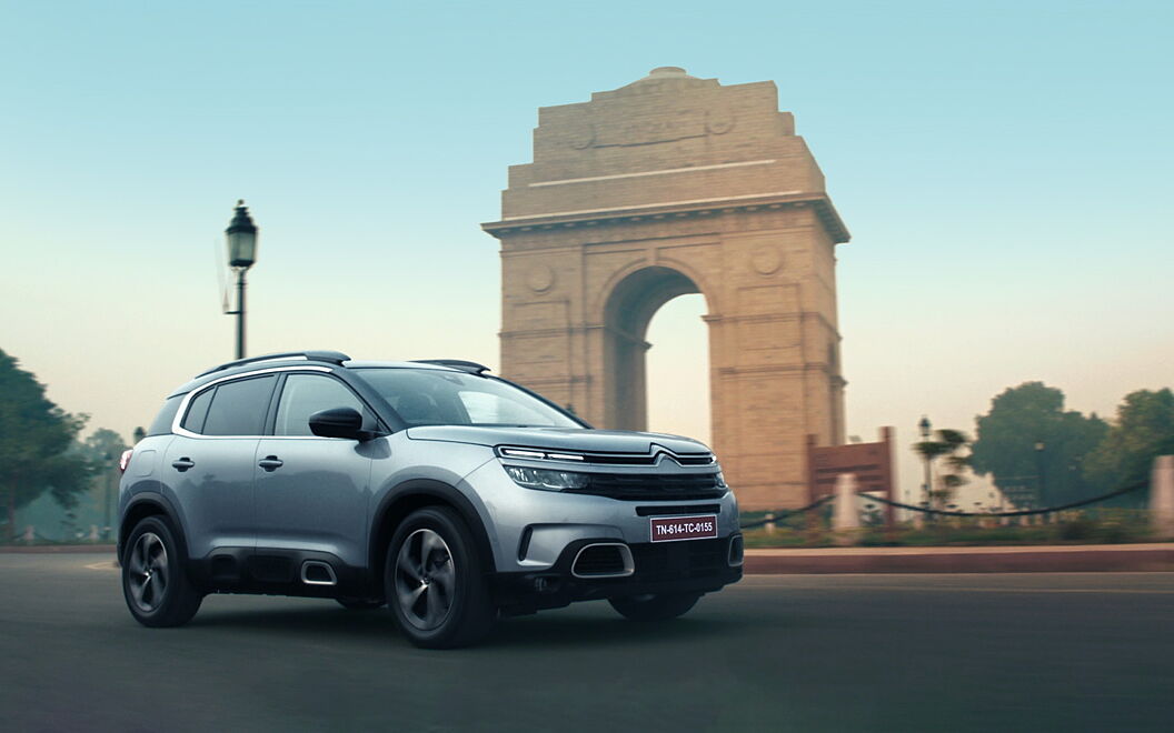 Citroen C5 Aircross [2021-2022] Front Right View