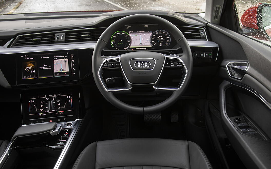 Audi e-tron Steering