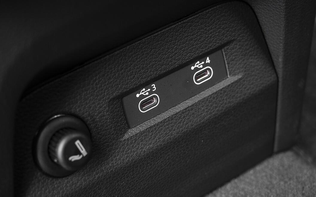 Audi e-tron USB / Charging Port