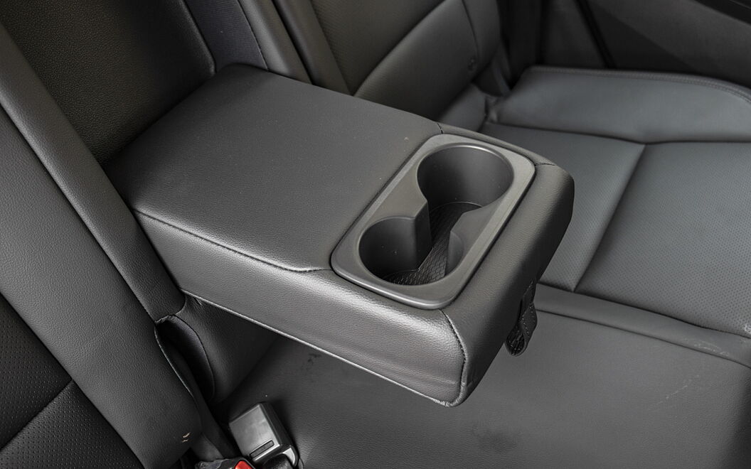 Hyundai Tucson [2020-2022] Arm Rest in Rear Passenger Seats