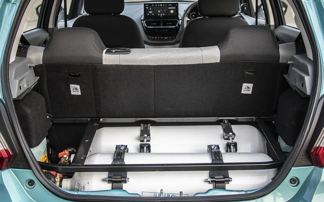 Tata Tiago Bootspace