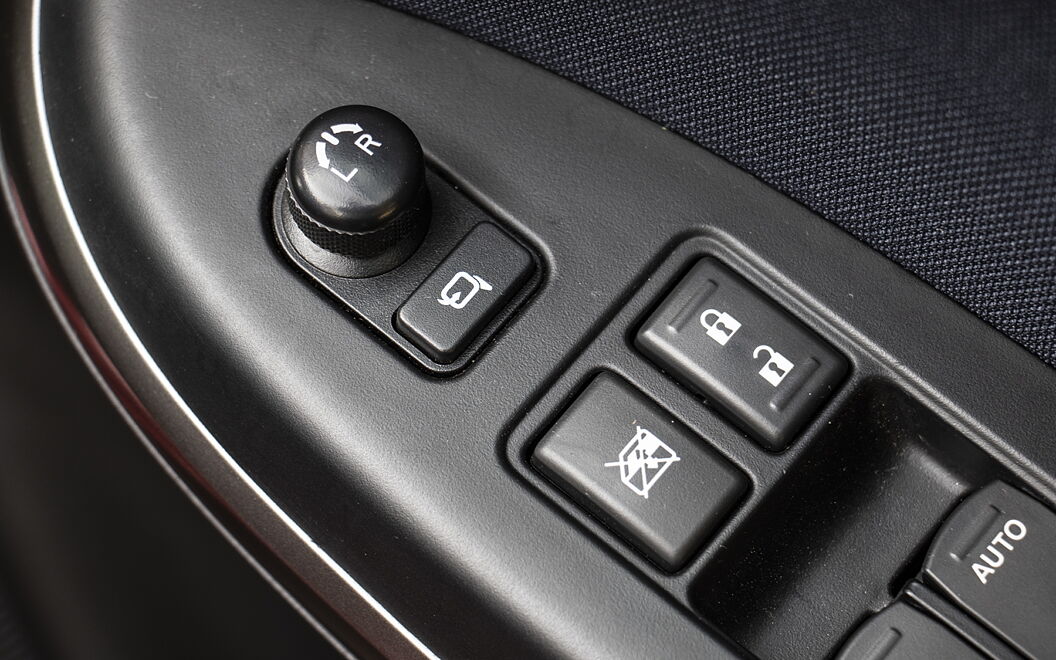 Toyota Glanza [2019-2022] ORVM Controls