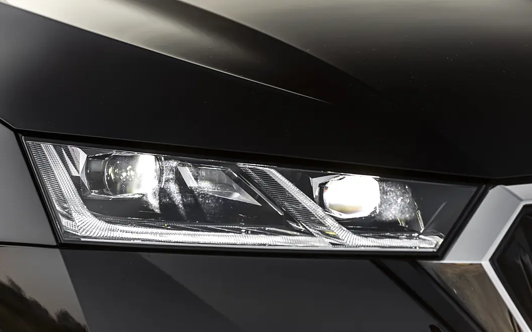 Skoda Octavia Head Light