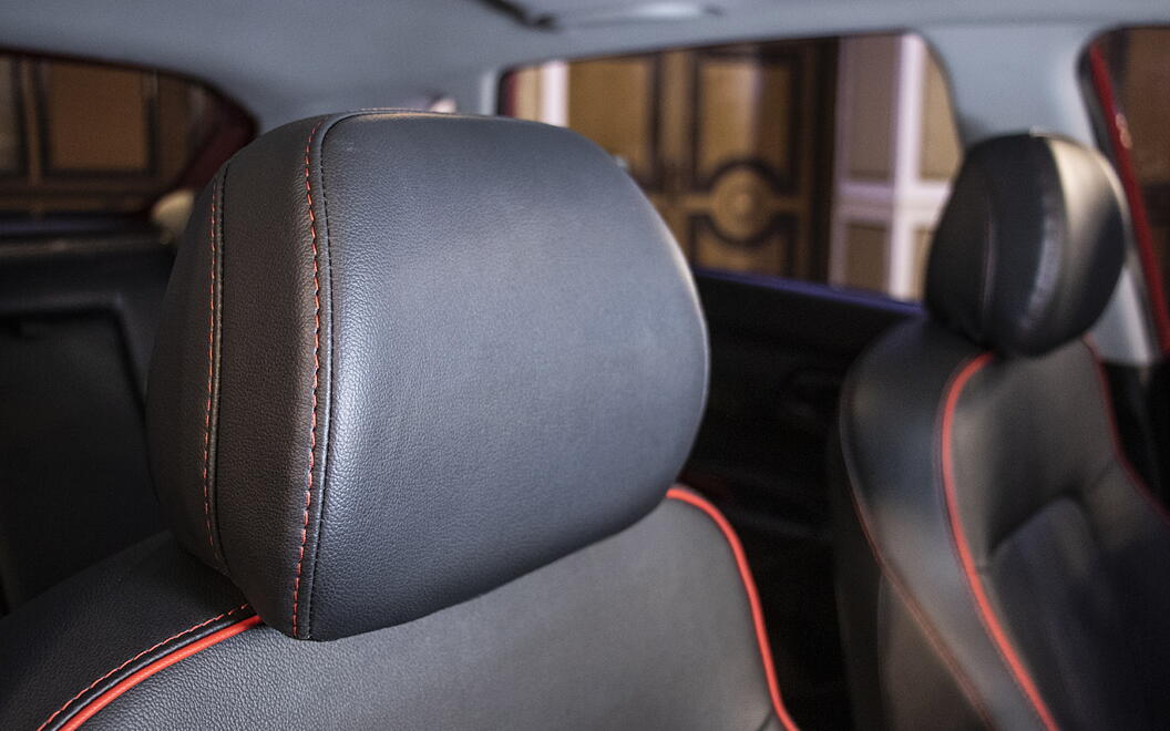 Hyundai i20 Front Seat Headrest