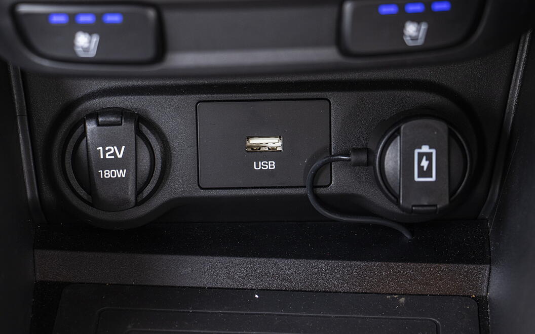 Hyundai Verna USB / Charging Port