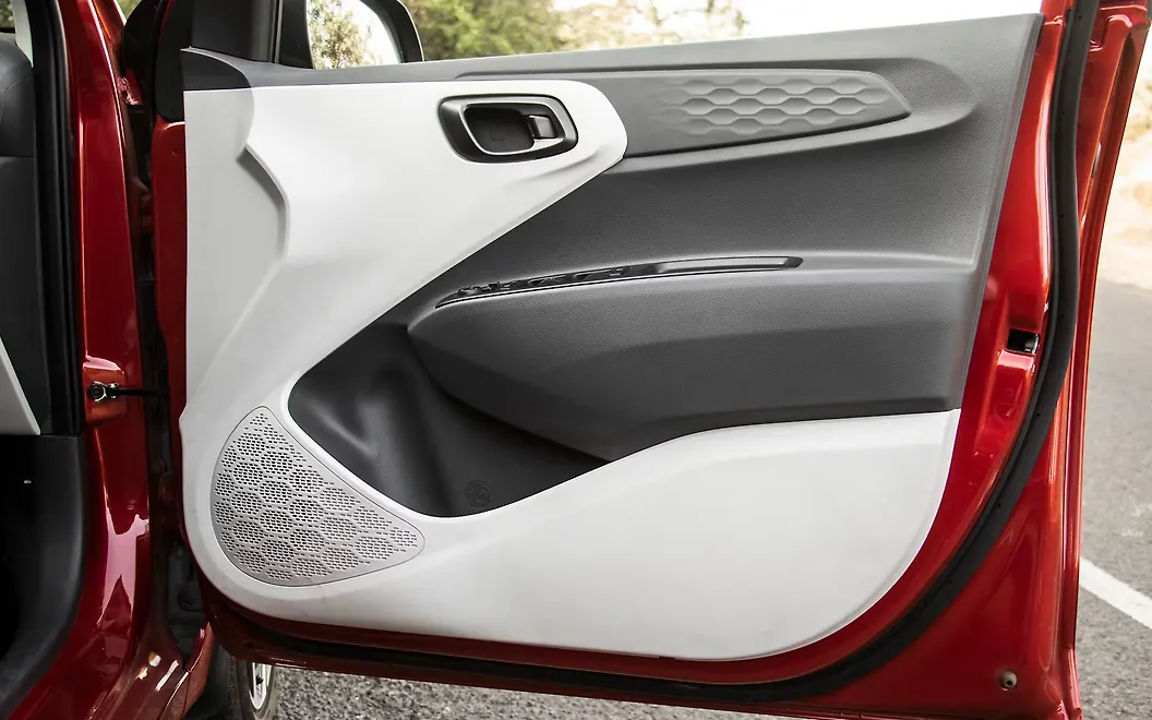 55 Hyundai Aura Images | Aura Exterior, Road Test and Interior Photo ...
