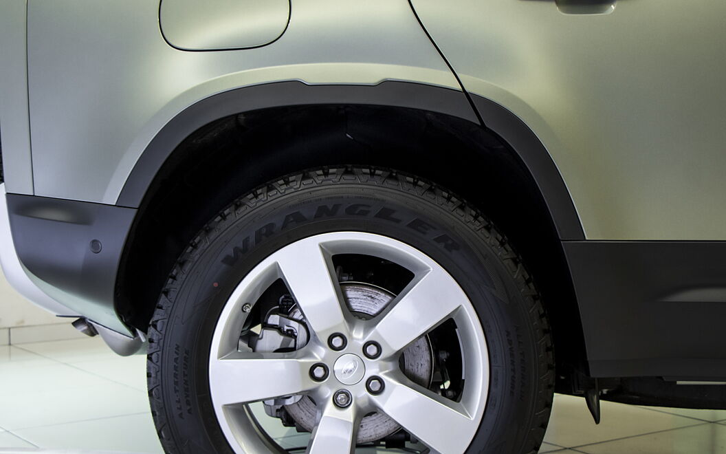Land Rover Defender [2020-2021] Rear Wheel