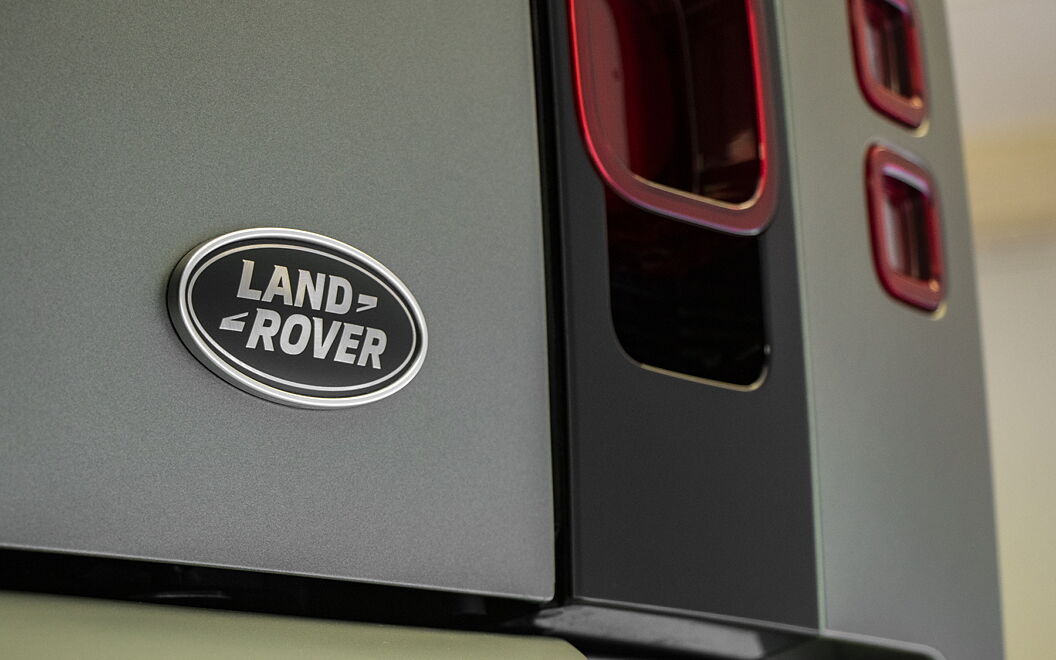 Land Rover Defender [2020-2021] Brand Logo