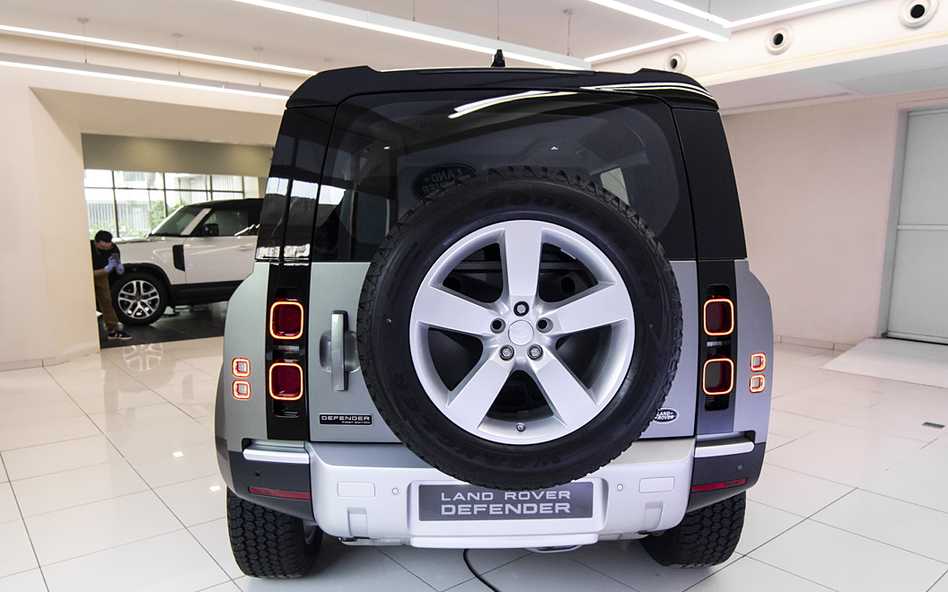 land rover defender tail lights