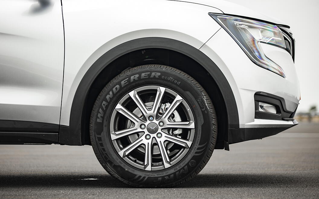 Mahindra XUV700 Front Wheel