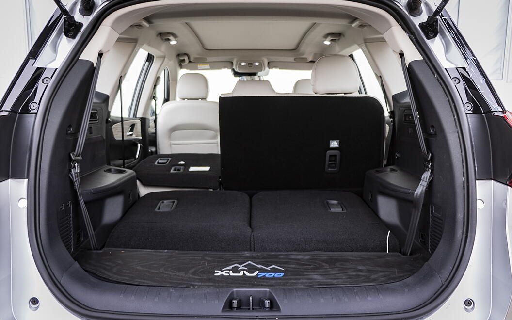 Mahindra XUV700 Bootspace with Split Seat Folded