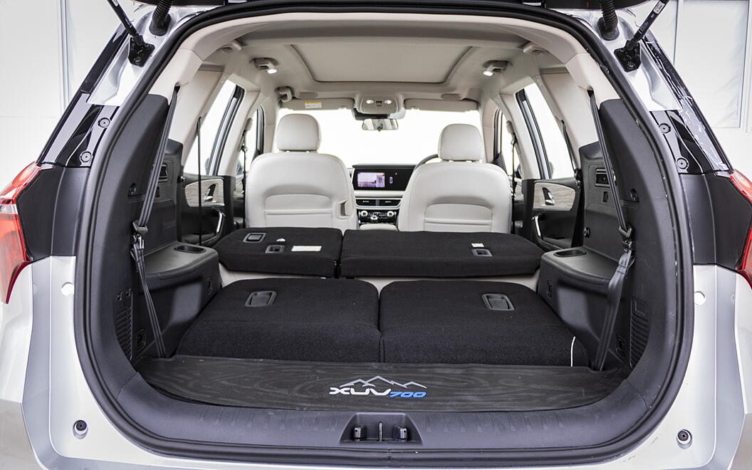 Mahindra XUV700 Bootspace with all Seats Folded