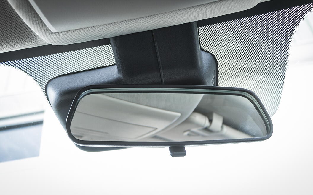 Mahindra XUV700 Rear View Mirror