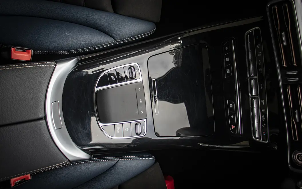 Mercedes-Benz EQC Storage