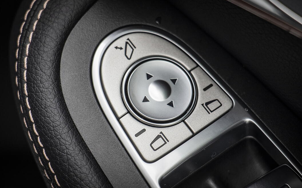 Mercedes-Benz EQC ORVM Controls