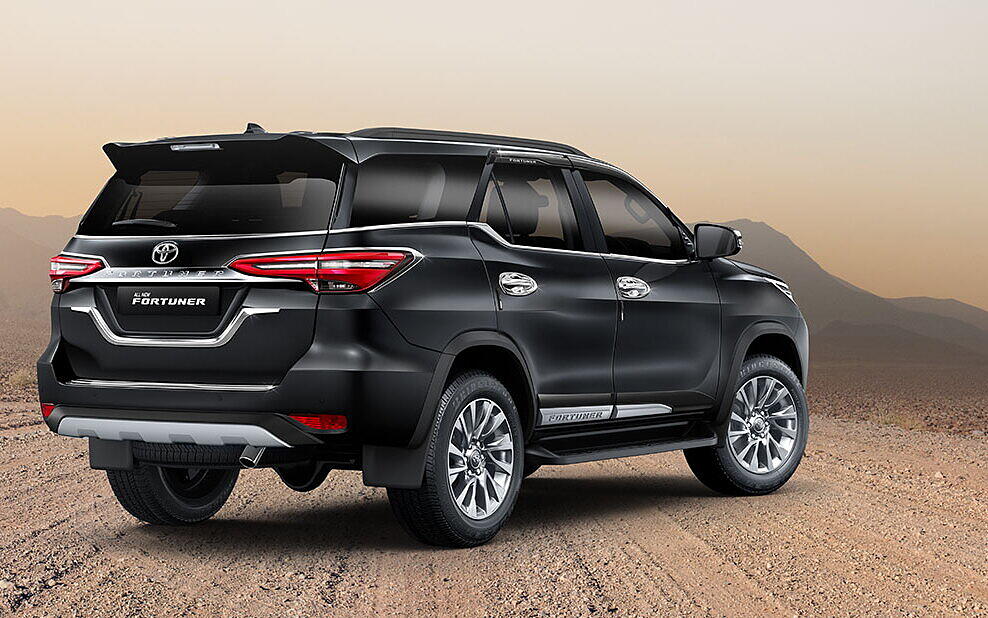 Toyota Fortuner - Rear View | Toyota Fortuner Images