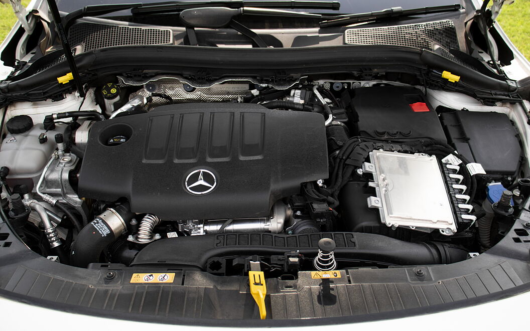 Mercedes-Benz GLA Engine