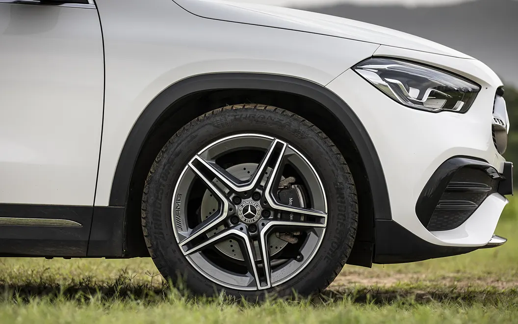 Mercedes-Benz GLA Front Wheel
