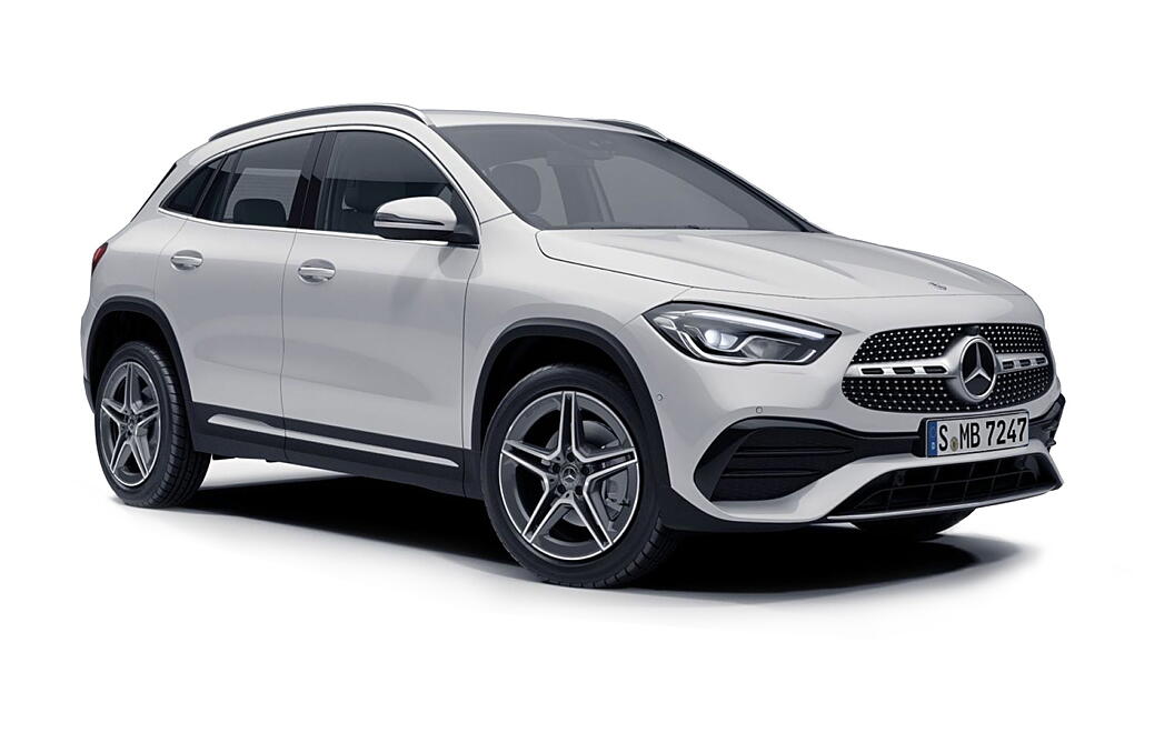 Mercedes-Benz GLA Front Right View