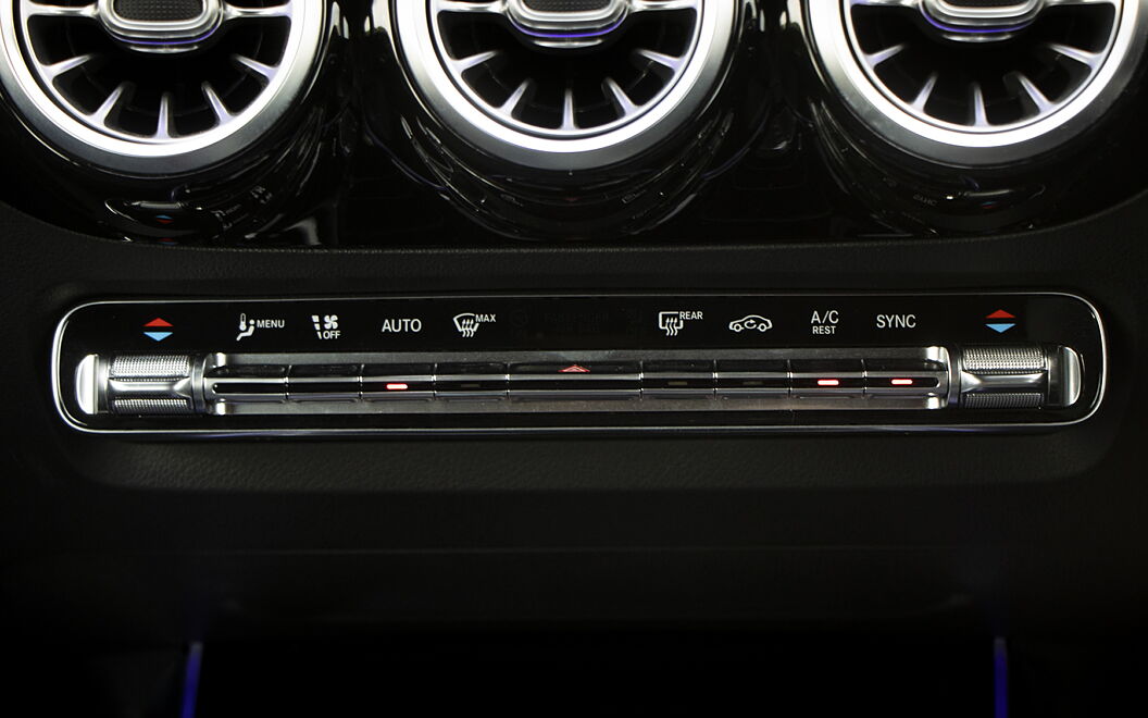 Mercedes-Benz GLA AC Controls