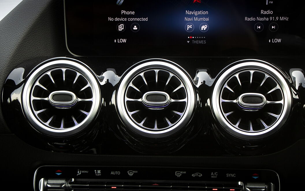 Mercedes-Benz GLA Front AC Vents