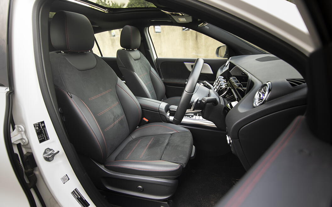 Mercedes-Benz GLA Front Seats