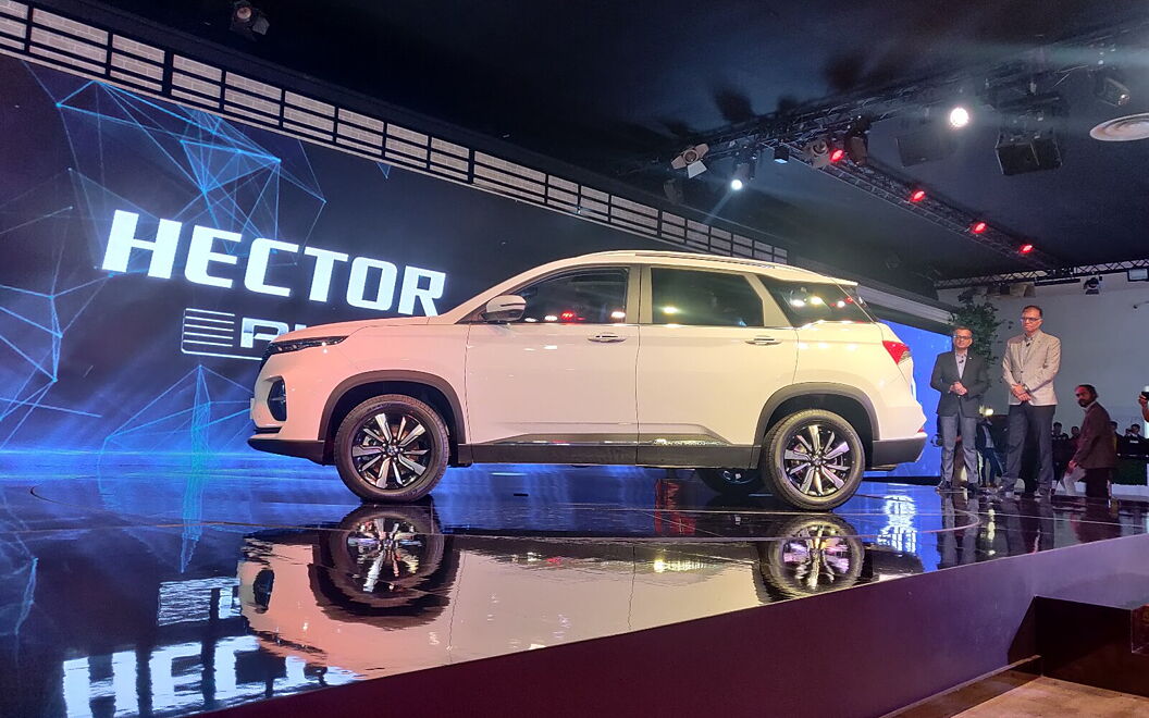 MG Hector Plus [2020-2023] Left View