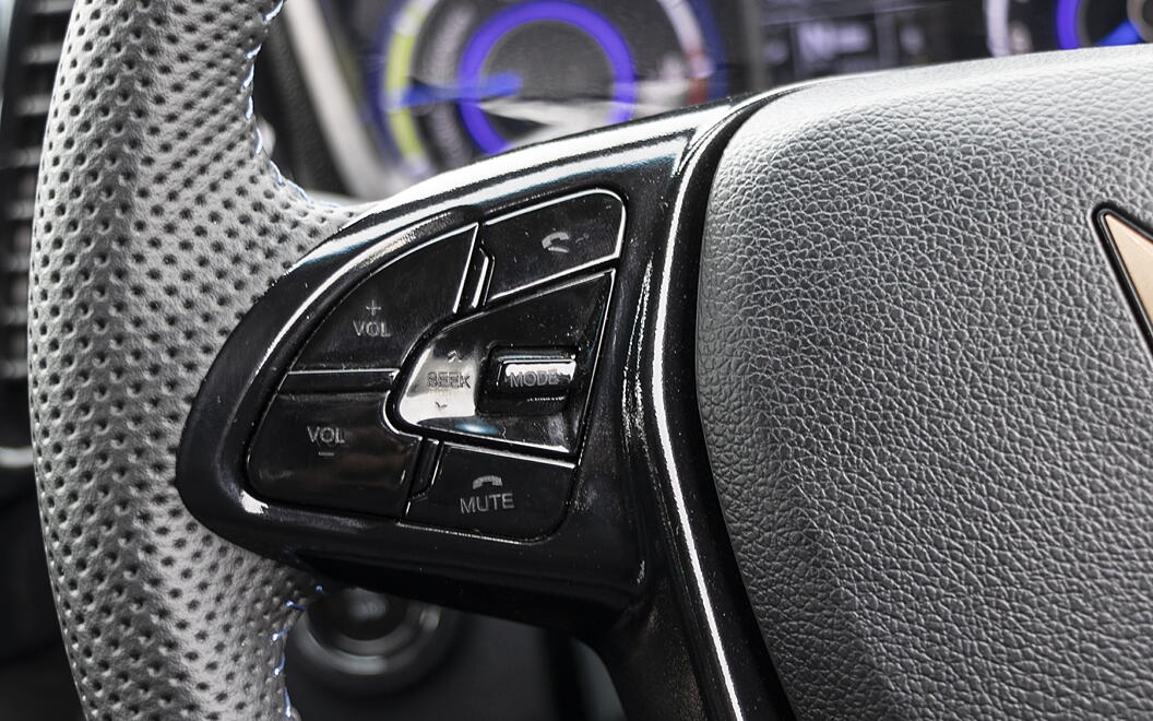 Mahindra XUV400 Steering Mounted Controls - Left