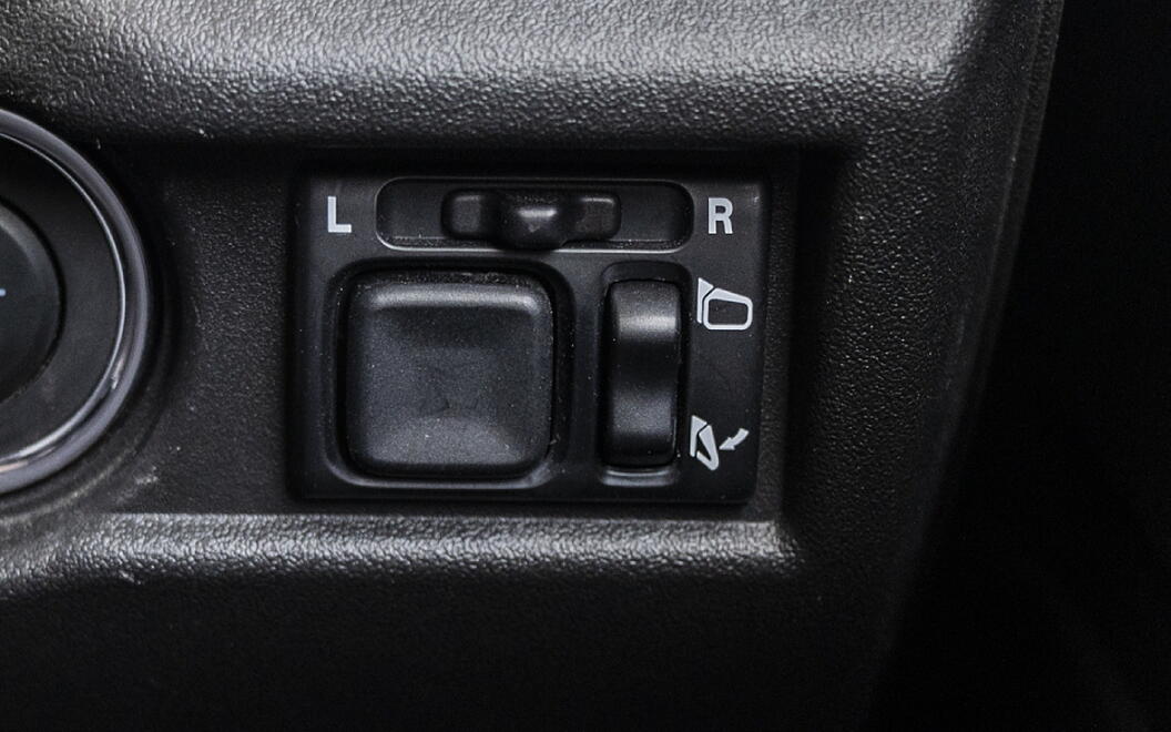 Maruti Suzuki Jimny ORVM Controls