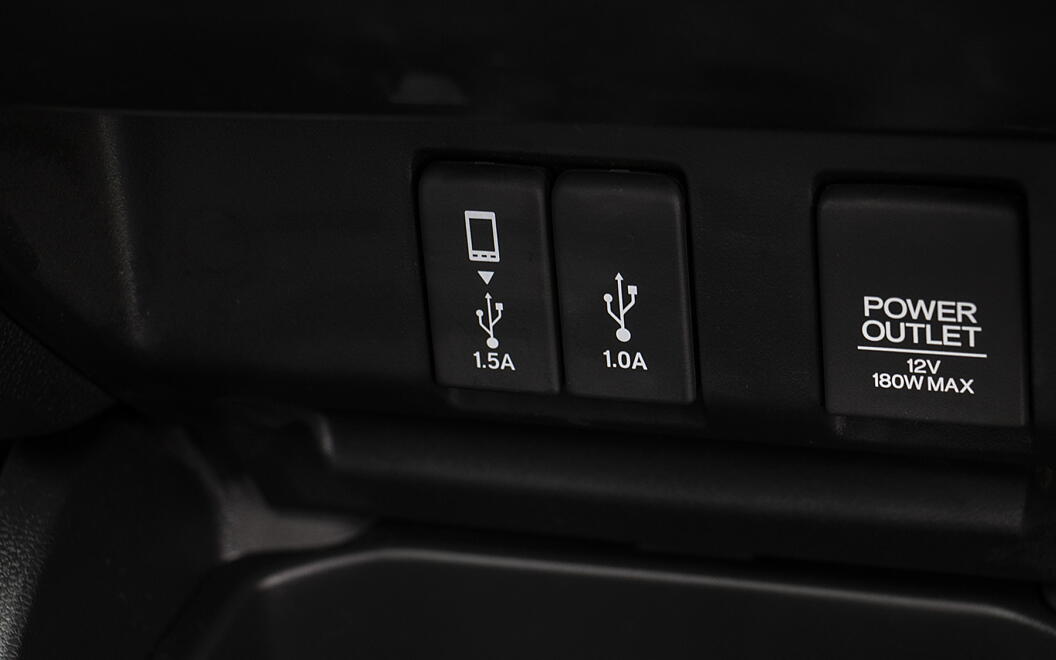 Honda WR-V USB / Charging Port