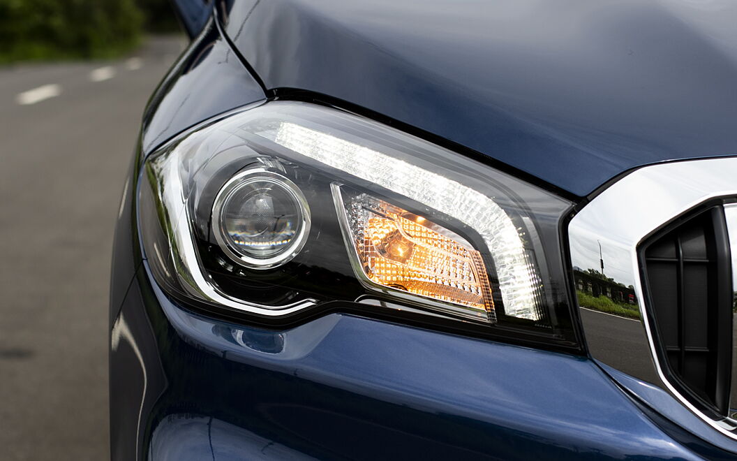 Maruti Suzuki S-Cross 2020 Turn Indicators