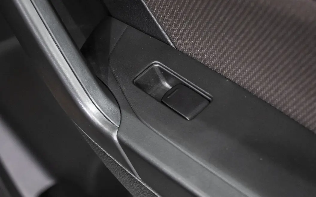 Toyota Urban Cruiser Passenger Window Controls