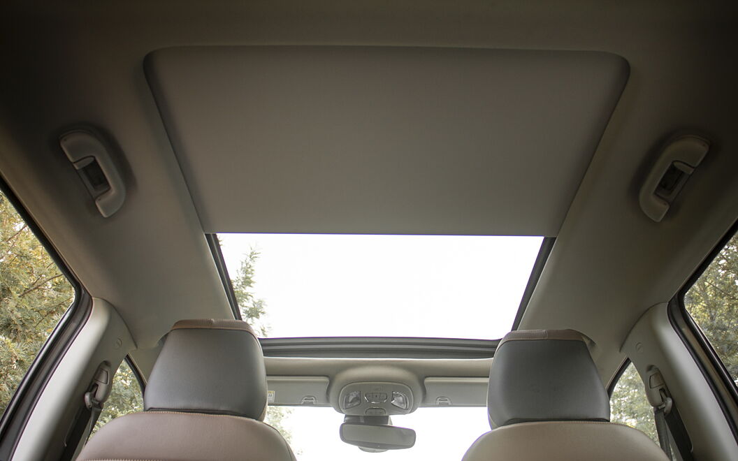 Jeep Meridian Cabin Roof