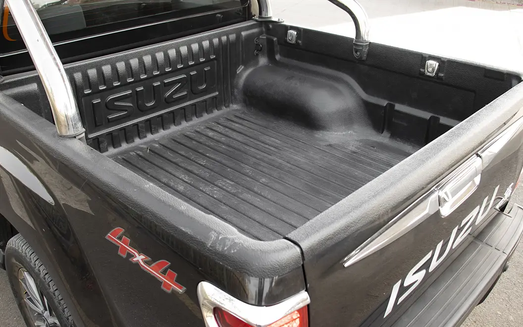 Isuzu D-Max Bootspace
