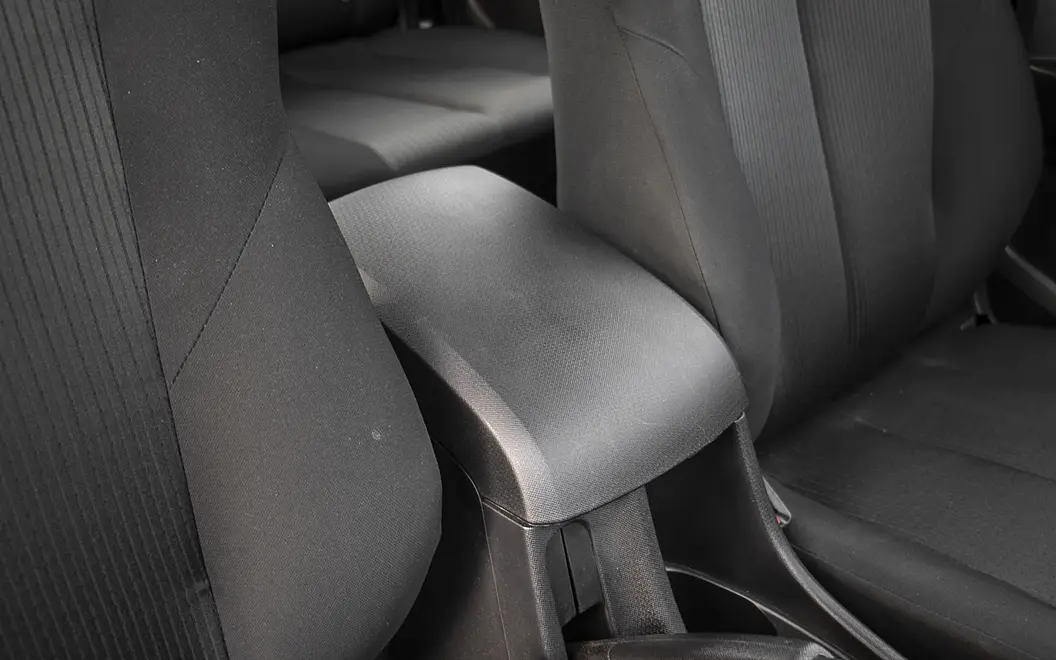 Isuzu D-Max Front Arm Rest