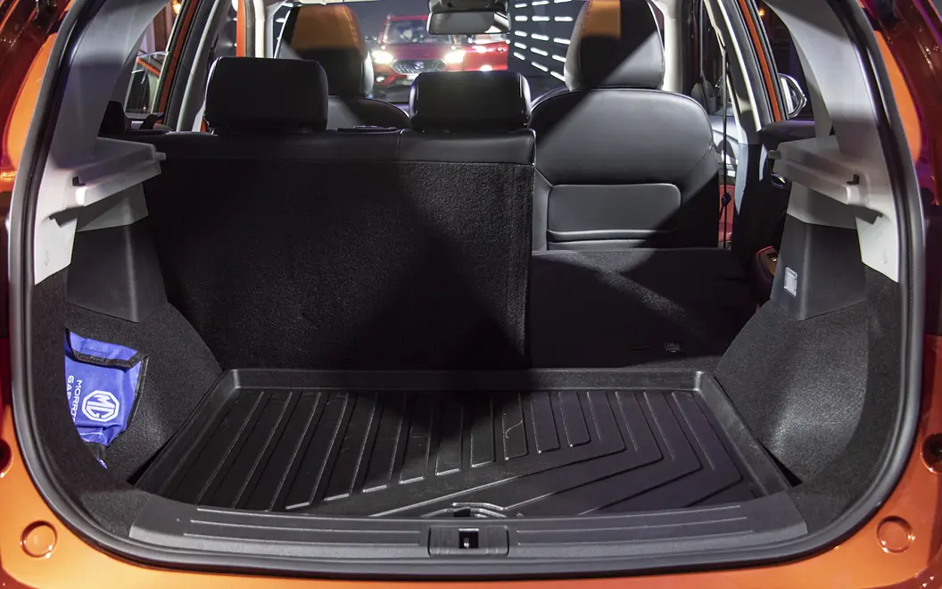 MG Astor Bootspace with Split Seat Folded