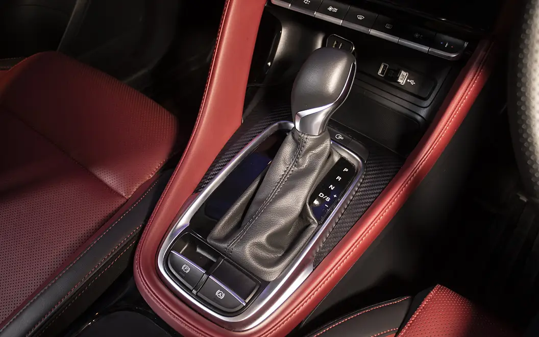 MG Astor Gear Shifter