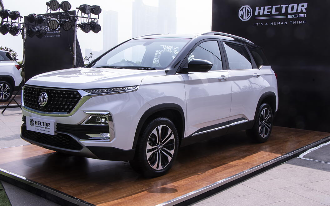 MG Hector Front Left View