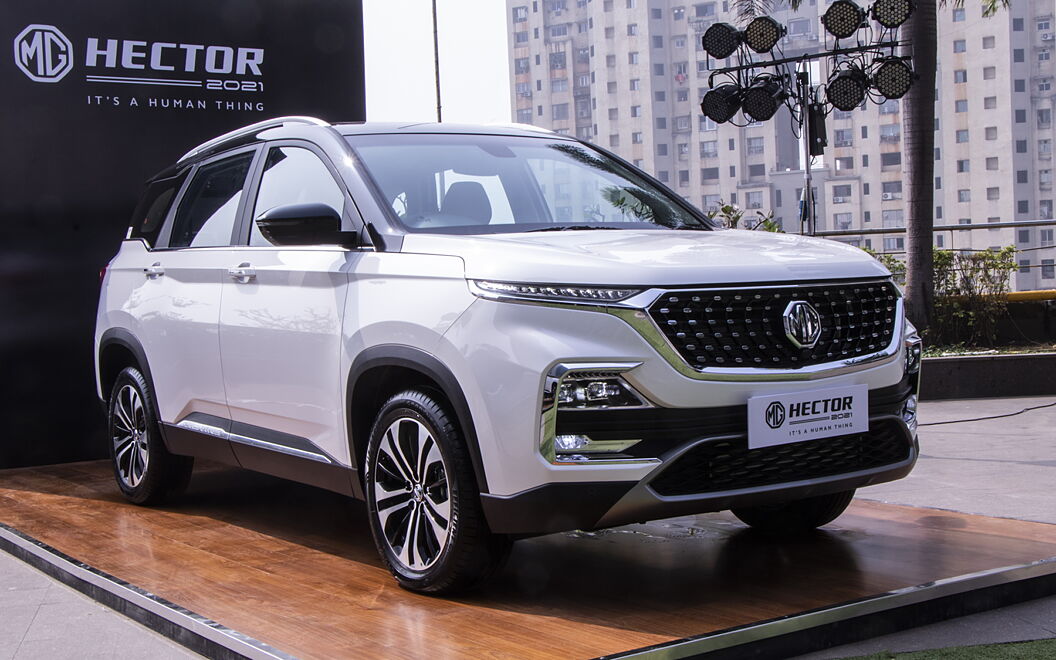 MG Hector [2021-2023] Front Right View