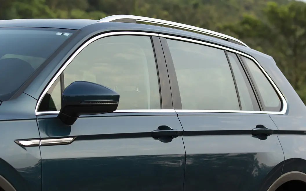 Volkswagen Tiguan Side Top