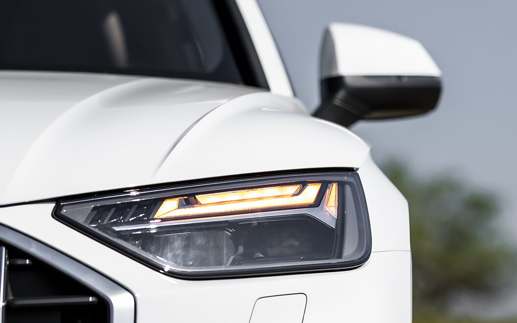 Audi Q5 Turn Indicators