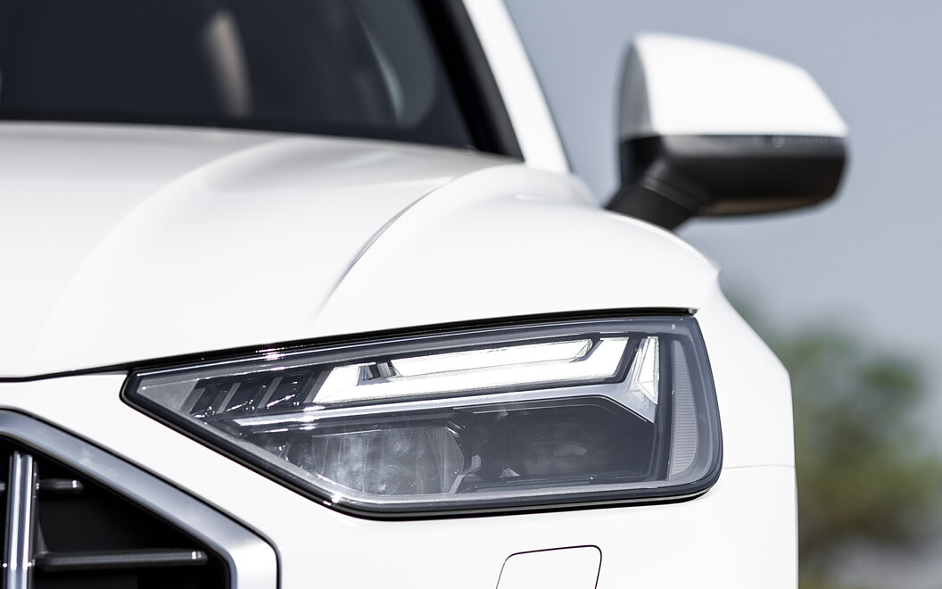 Audi Q5 Head Light