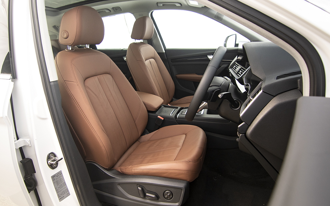 Audi Q5 Interior  Cabinets Matttroy