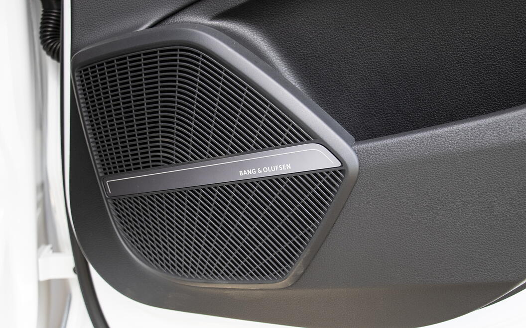 Audi Q5 Rear Speakers