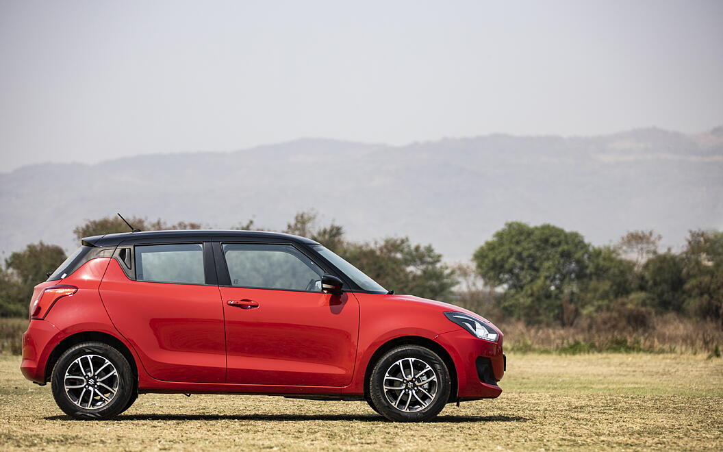 Maruti Suzuki Swift Right View