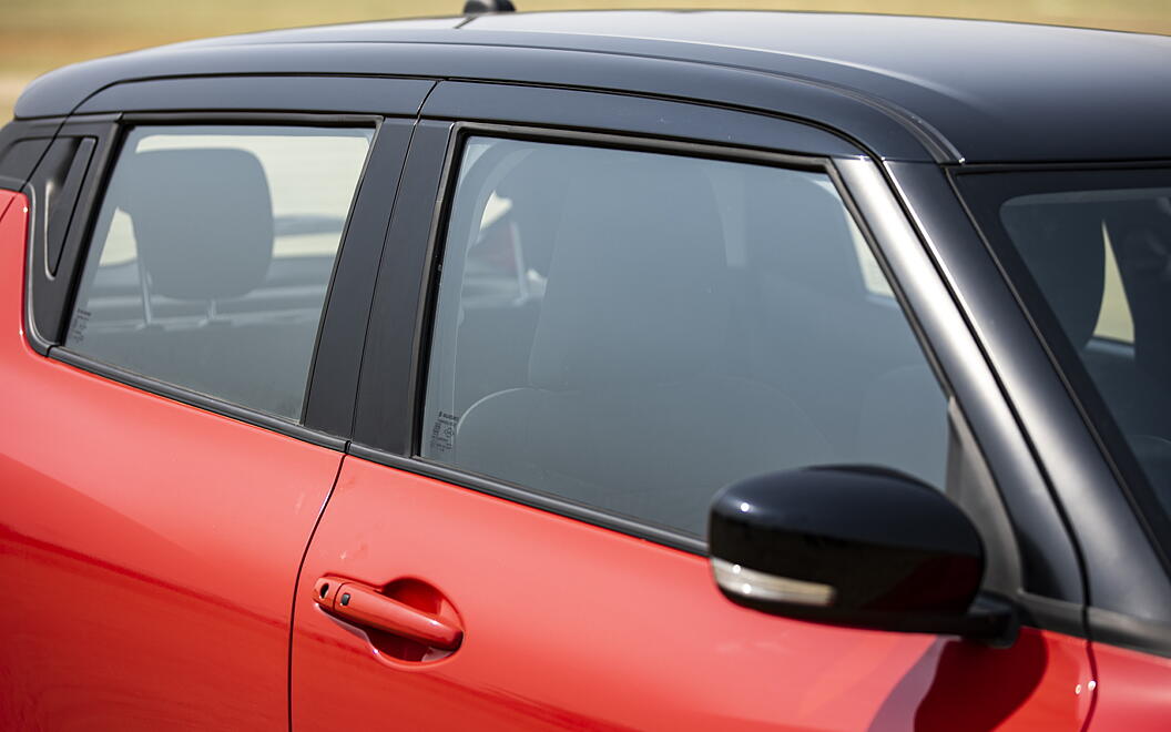 Maruti Suzuki Swift Side Top