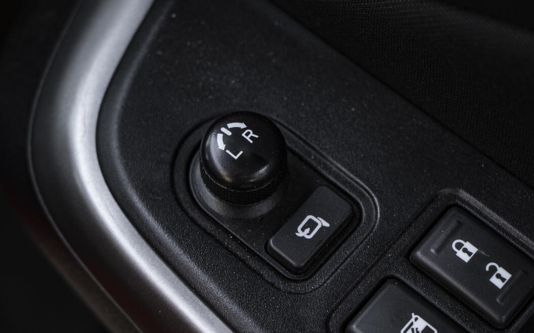 Maruti Suzuki Swift ORVM Controls