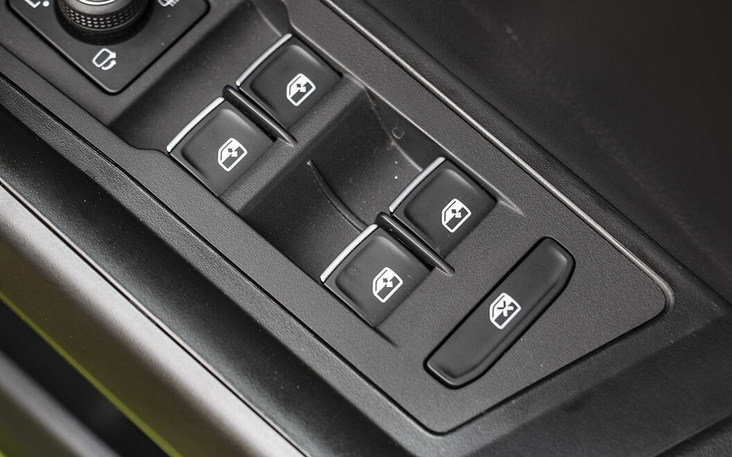Volkswagen T-Roc Driver Window Controls