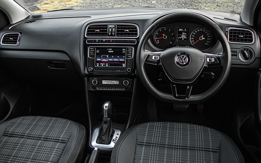 Volkswagen Polo - Dashbaord Display