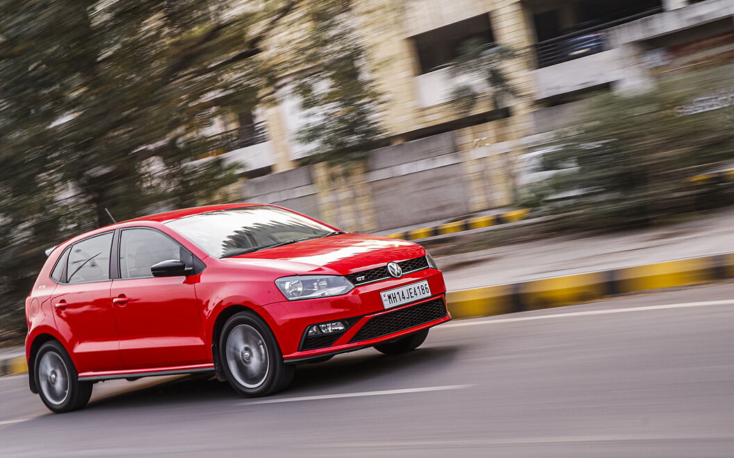 Volkswagen Polo Front Right View